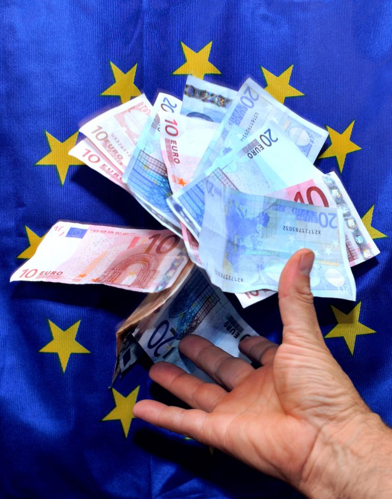 ΕΚΤ: Ενίσχυση της ανάπτυξης στην ευρωζώνη με υποτονικό πληθωρισμό
