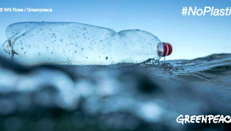Greenpeace: Απαιτείται δραστική μείωση της παραγωγής πλαστικού για την καταπολέμηση της πλαστικής ρύπανσης