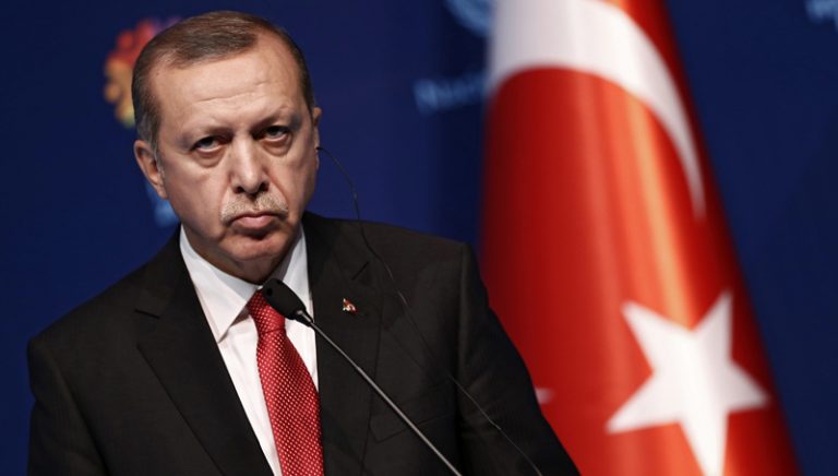 Ερντογάν: «Η Αγκυρα θα επανεξετάσει τη θέση της για την ένταξή της στην ΕΕ»