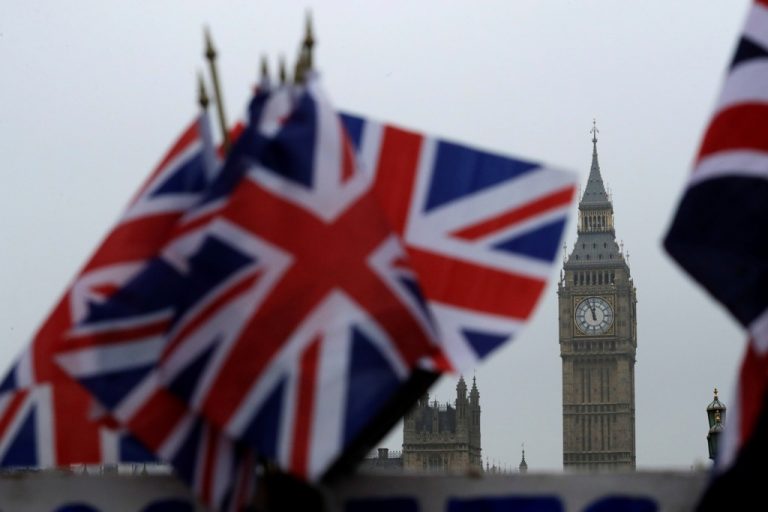 Οι τράπεζες σχεδιάζουν να μεταφέρουν 9.000 θέσεις εργασίας εκτός Βρετανίας λόγω του Brexit