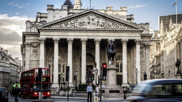 Ισως χρειαστεί να αυξηθούν τα επιτόκια πριν από τα τέλη του 2019, λέει η Τράπεζα της Αγγλίας
