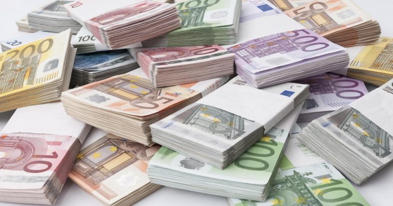 ΕΚΤ: Μειώθηκε ο αριθμός των πλαστών χαρτονομισμάτων ευρώ στο πρώτο εξάμηνο