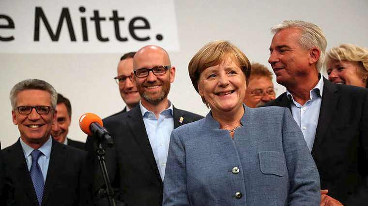 Νικήτρια με σημαντικές απώλειες η Μέρκελ στις γερμανικές εκλογές