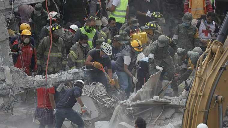 Εκατοντάδες νεκροί από το σεισμό στο Μεξικό