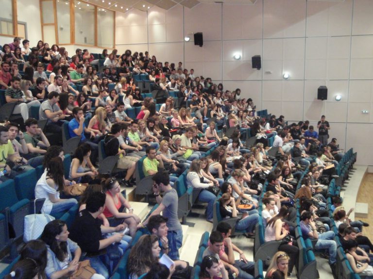 ΣΕΒ: Η Ελλάδα «λάμπει δια της απουσίας της» στο ποσοστό ξένων φοιτητών στην τριτοβάθμια εκπαίδευση για Μάστερ και Διδακτορικό