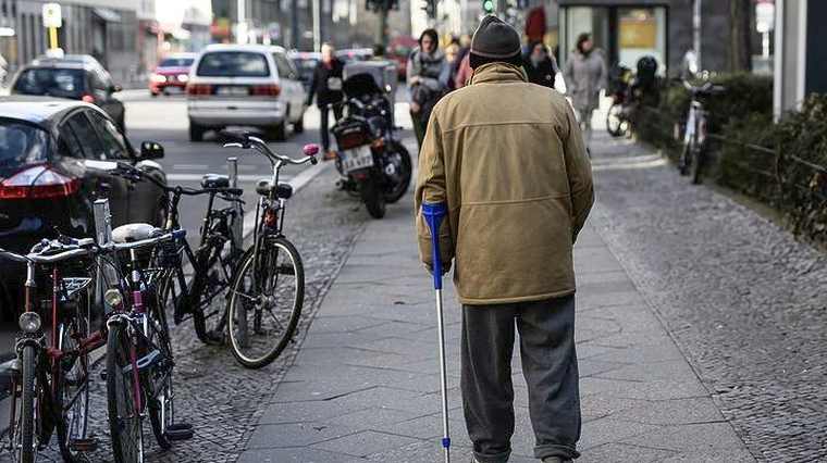 Με φτώχεια ή κοινωνικό αποκλεισμό απειλείται 1 στους 5 ανθρώπους στην Γερμανία