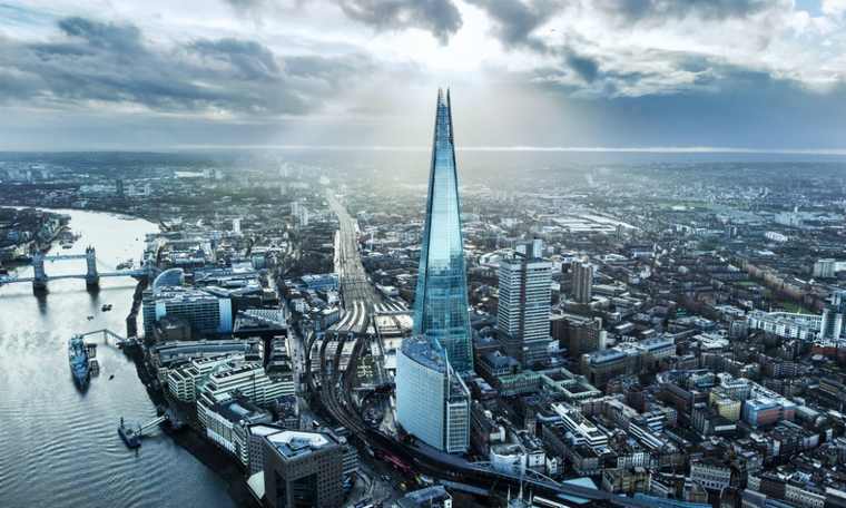 Μ. Μπλούμπεργκ: «Το Λονδίνο θα παραμείνει το χρηματοπιστωτικό κέντρο της Ευρώπης, αν και το Brexit θα επιβραδύνει την ανάπτυξη του»