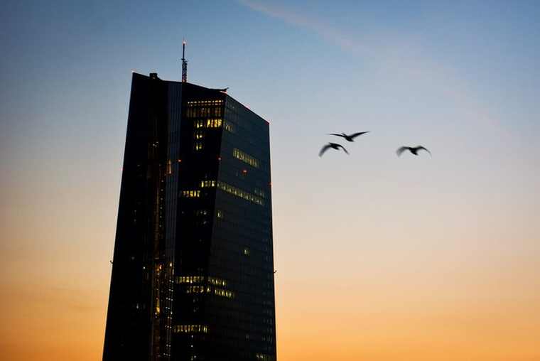ΕΚΤ: Περιορισμένοι οι κίνδυνοι για τη χρηματοπιστωτική σταθερότητα της Ευρωζώνης