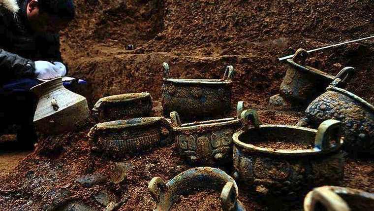 Αρχαιολόγοι ανακάλυψαν 18 αρχαίους τάφους στην Κίνα