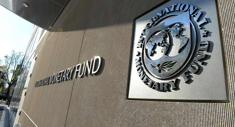 Το ΔΝΤ αναθεώρησε ανοδικά την πρόβλεψή του για την ανάπτυξη της παγκόσμιας οικονομίας χάρη στις φορολογικές μειώσεις στις ΗΠΑ
