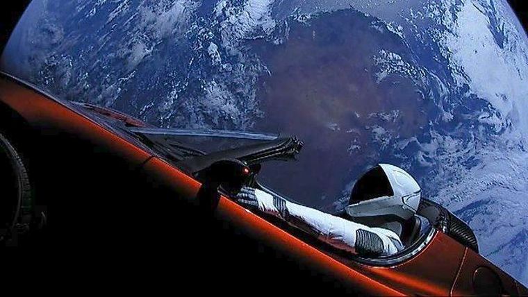 Βιοαπειλή για τον Αρη το αυτοκίνητο Tesla, μέσα στον πύραυλο, εξαιτίας των μικροβίων που κουβαλάει