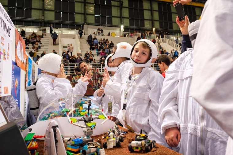 Πάνω από 3.500 συμμετοχές στον Πανελλήνιο Διαγωνισμό Εκπαιδευτικής Ρομποτικής 2018