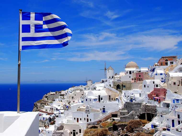«Ακτύπητος υπ’ αριθμόν ένα» τουριστικός προορισμός για τους Αυστριακούς η Ελλάδα το καλοκαίρι