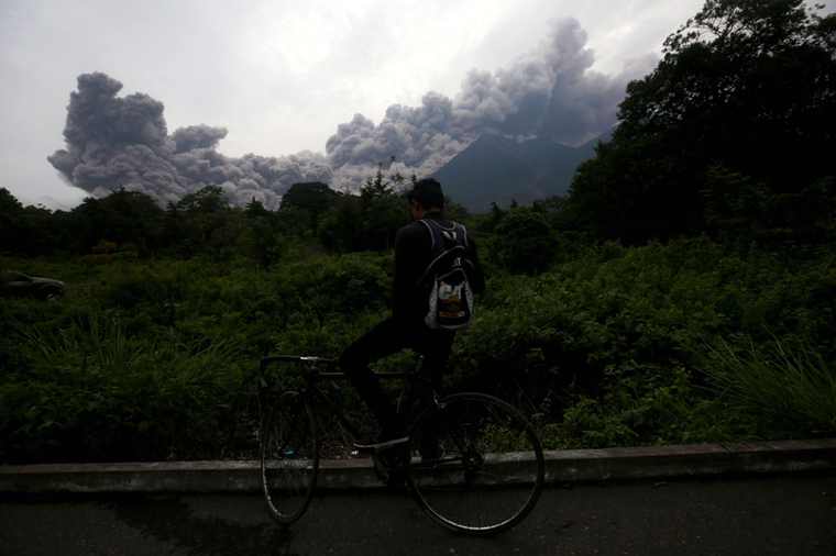 Τουλάχιστον 25 νεκροί από έκρηξη ηφαιστείου στη Γουατεμάλα