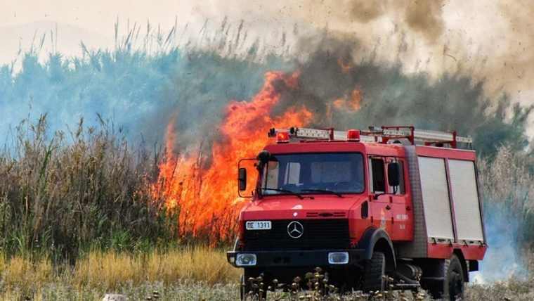 ΕΚΤΑΚΤΟ ΚΙΝΕΤΑ: Οι φλόγες πλησιάζουν κατοικημένες περιοχές