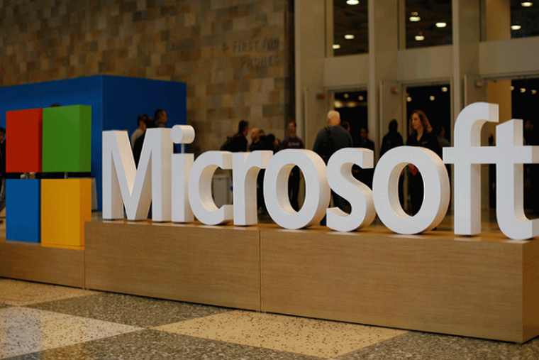 Οι αμερικανικές αρχές διενεργούν έρευνα για υπόθεση δωροδοκίας από την Microsoft