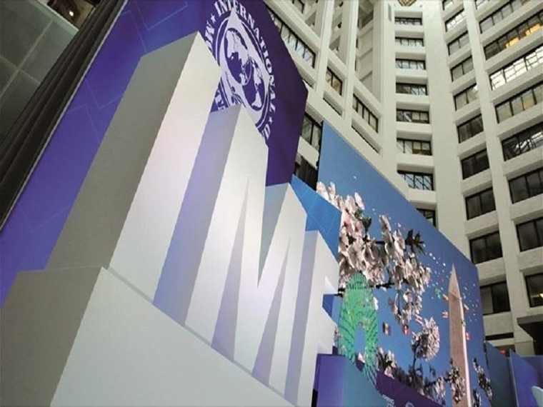 Το ΔΝΤ «θα εξετάσει» την επιτάχυνση της εκταμίευσης των δόσεων των 50 δισεκ. δολαρίων στην Αργεντινή