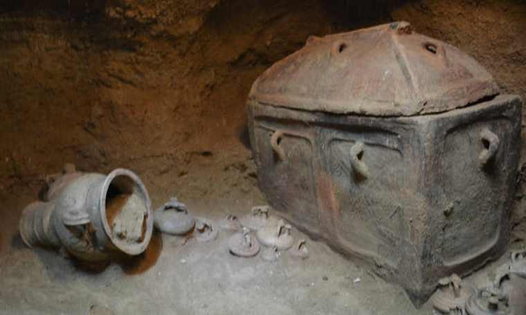 Σπουδαία ανακάλυψη σε ασύλητο τάφο στην Ιεράπετρα