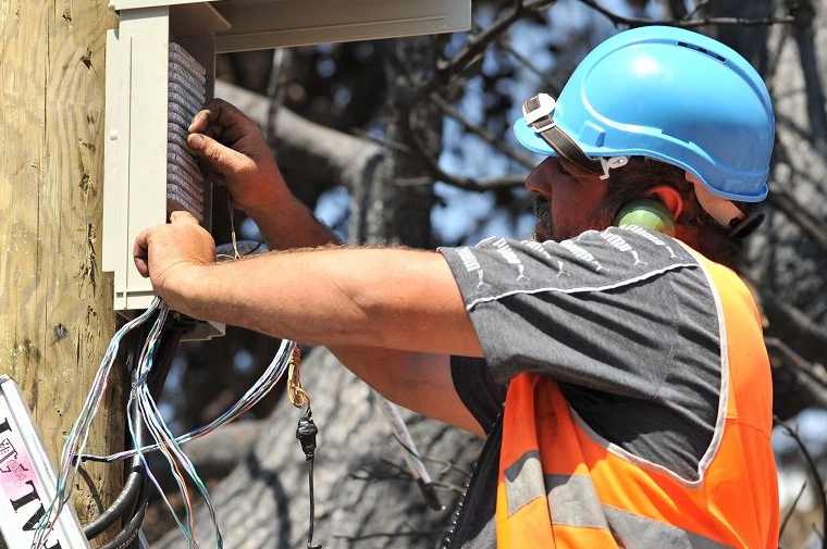 ΟΤΕ: Πλήρης αποκατάσταση δικτύων σε Ραφήνα, συνεχίζονται εντατικά οι εργασίες σε Ν. Βουτζά και Μάτι