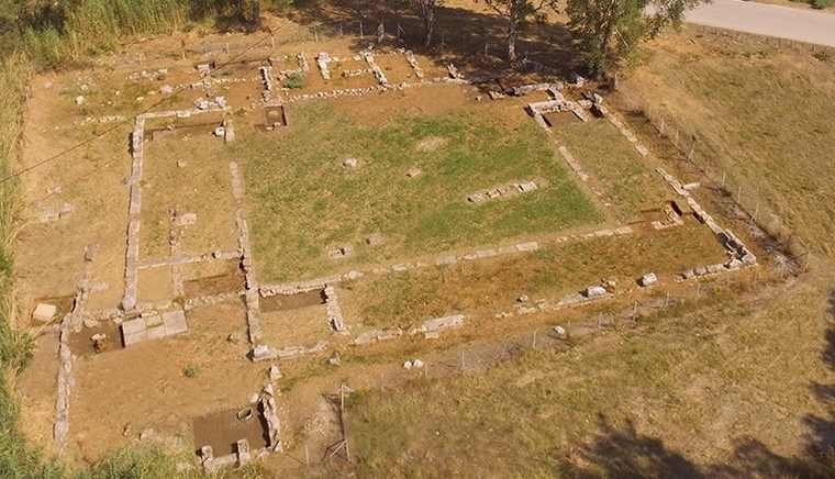 Παλαίστρα ανακάλυψε η αρχαιολογική σκαπάνη στην Ερέτρια