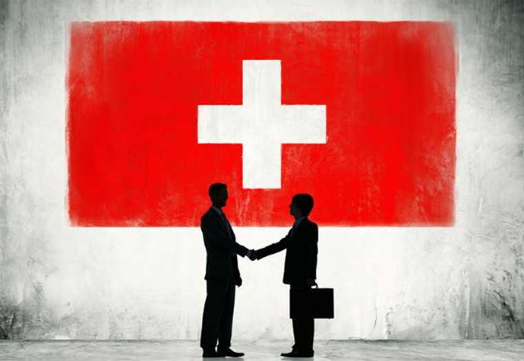 Στην ανταλλαγή φορολογικών στοιχείων πλέον και η Ελβετία