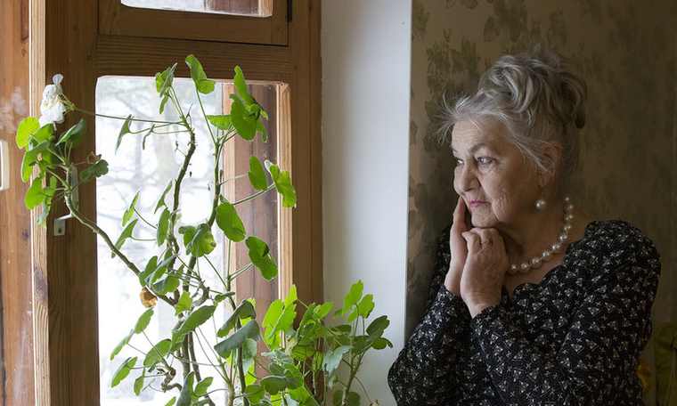 Η μοναξιά αυξάνει τον κίνδυνο άνοιας για έναν ηλικιωμένο έως κατά 40%, σύμφωνα με έρευνα