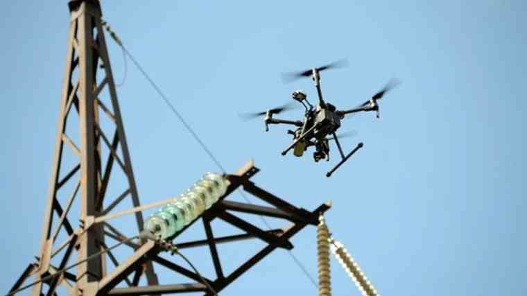Με drones θα γίνεται ο έλεγχος των υποδομών της ΔΕΗ