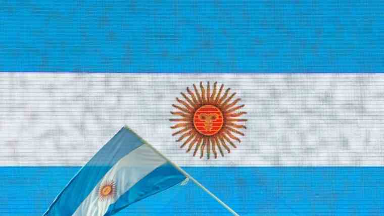 Η κυβέρνηση στην Αργεντινή σκοπεύει να αυξήσει κατά 35% την τιμή του ηλεκτρικού ρεύματος