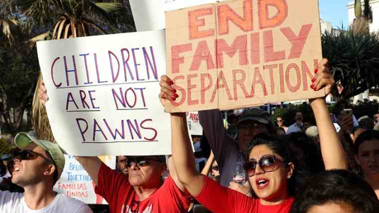 Η αμερικανική κυβέρνηση χώρισε από τους μετανάστες γονείς τους «χιλιάδες» παιδιά