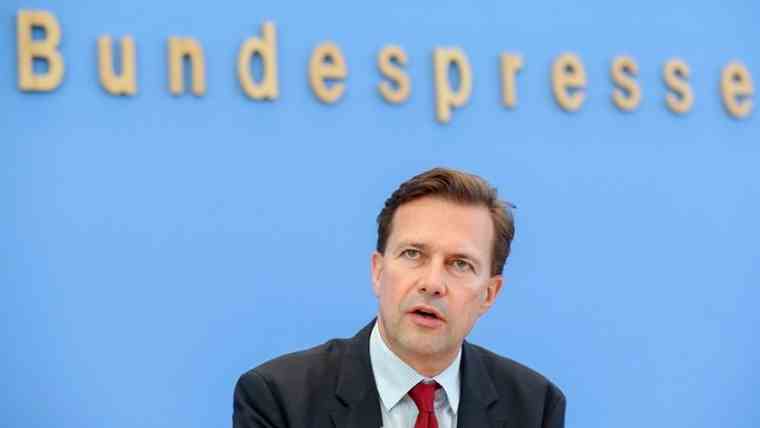 Στ. Ζάιμπερτ: H Γερμανία εμπιστεύεται τις συνταγματικές διαδικασίες στην Ελλάδα