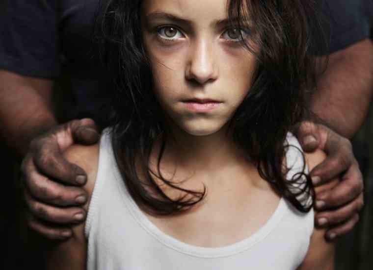 Ερευνα σοκ: Στο 93% των σεξουαλικά κακοποιημένων παιδιών ο δράστης ήταν γνωστός του θύματος