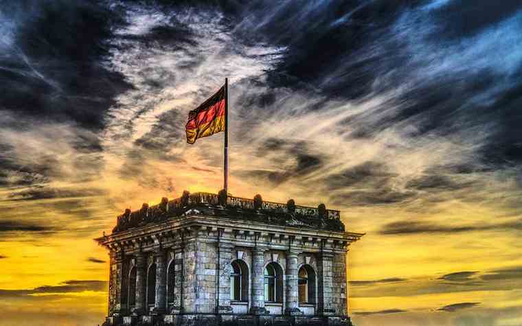 Αντιμέτωπη με ελλείμματα θα βρεθεί η Γερμανία τα επόμενα χρόνια