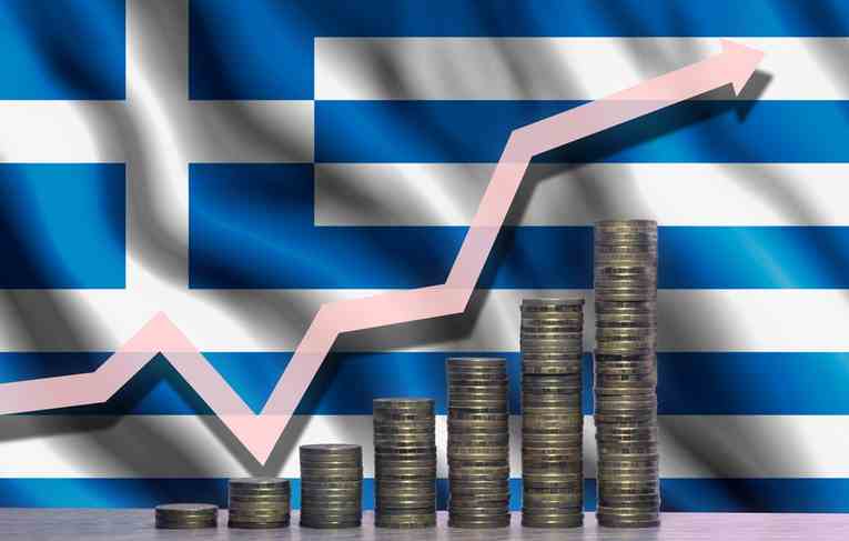 Κομισιόν: Η ελληνική οικονομία μεγεθύνεται