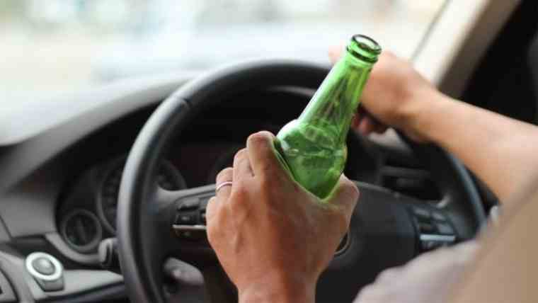 Το 35% των Ελλήνων οδηγεί ακόμη κι αν έχει καταναλώσει αλκοόλ