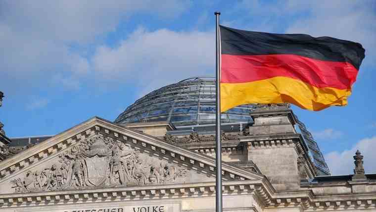 «Πρώτη αχτίδα ελπίδας» καθώς η γερμανική οικονομία επέστρεψε στην ανάπτυξη