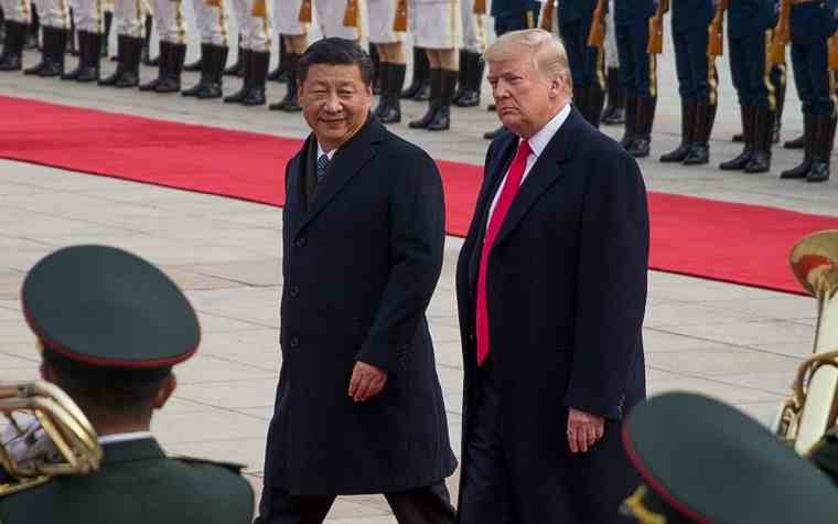 Καθώς οι αγορές κατρακυλούν ο Τραμπ δεσμεύεται ότι θα υπάρξει συμφωνία με Κίνα