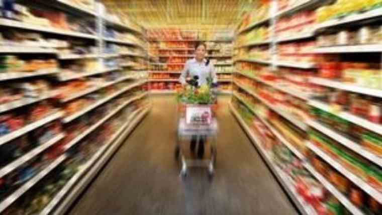 Φθηνότερα στα ράφια των σούπερ μάρκετ χιλιάδες προϊόντα ευρείας κατανάλωσης λόγω μείωσης του ΦΠΑ