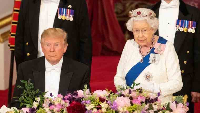 Βασίλισσα Ελισάβετ – Πρ. Τραμπ: Κοινές αξίες και συμφέροντα θα ενώνουν και στο μέλλον τη Βρετανία με τις ΗΠΑ