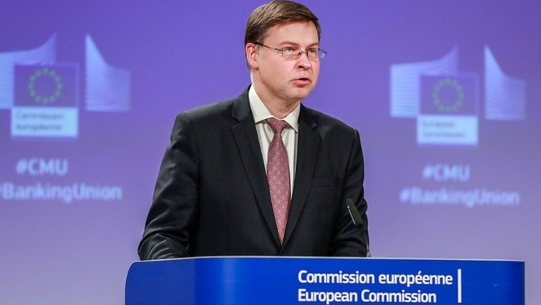 Β. Ντομπρόβσκις: Παραμένουν οι κίνδυνοι για τις χώρες της ΕΕ