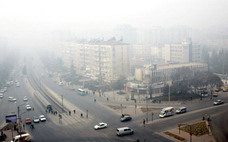 Ανήσυχη η Κομισιόν ότι η Ελλάδα δεν προστατεύει τους πολίτες από τις βιομηχανικές εκπομπές ρύπων