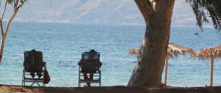 Τα «απαγορευμένα» νησιά και ο «περιθωριοποιημένος» Ελληνας τουρίστας