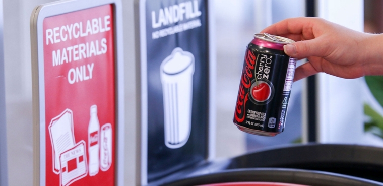 Στις παραλίες επεκτείνει η Coca-Cola το πεδίο εφαρμογής του προγράμματος «Zero Waste Future»
