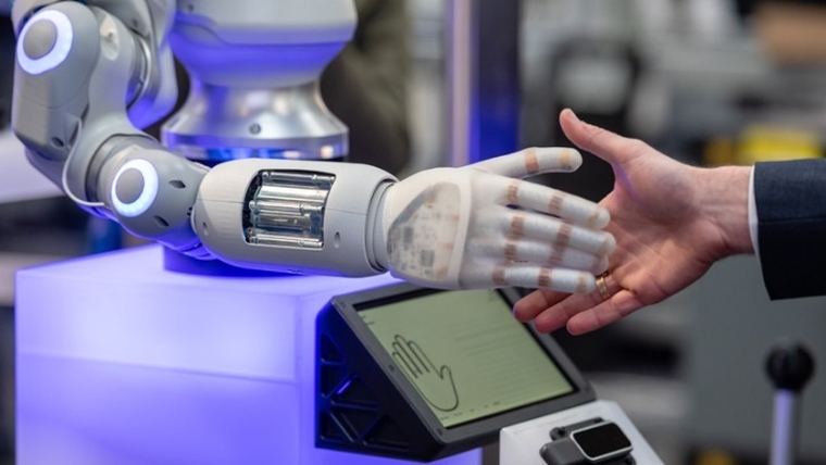Tο μεγαλύτερο συνέδριο ρομπότ στον κόσμο φέρνει ρομποτικούς γλάρους, ρομποτικές τσούχτρες και ρομπότ νευροχειρουργούς