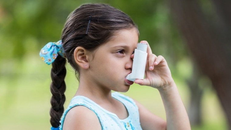 Η ρύπανση του αέρα ευθύνεται για μία στις τρεις νέες περιπτώσεις παιδικού άσθματος