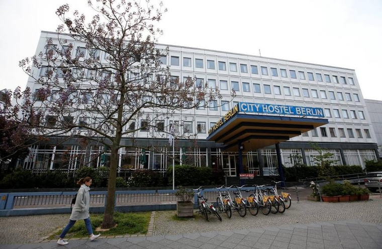 Το ξενοδοχείο ιδιοκτησίας του Κιμ Γιονγκ Ουν στην καρδιά του Βερολίνου προκαλεί αμηχανία στην κυβέρνηση και τις δημοτικές αρχές