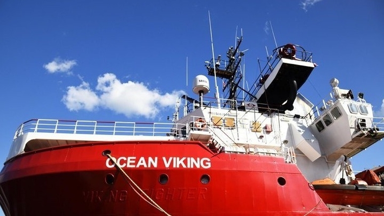 Για 5 ημέρες φτάνουν τα τρόφιμα στο Ocean Viking με τους 356 πρόσφυγες
