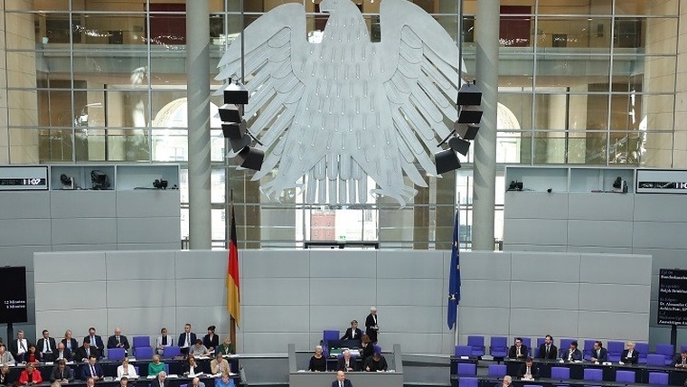 «Πράσινο φως» από την Bundestag στην έναρξη ενταξιακών διαπραγματεύσεων με Αλβανία και Β. Μακεδονία