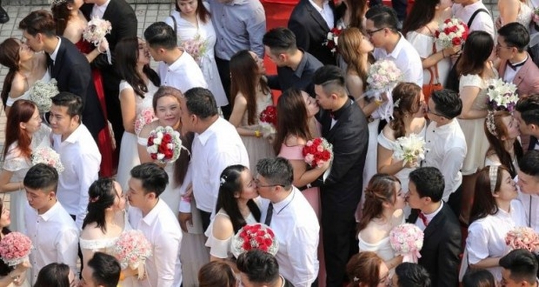 Η τυχερή ημέρα για τους Κινέζους: 99 ζευγάρια παντρεύτηκαν στις 9 Σεπτεμβρίου 2019