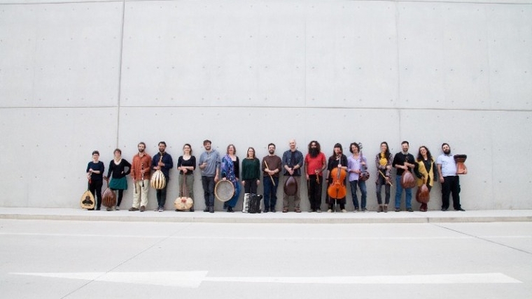 Συναυλία της Διαπολιτισμικής Ορχήστρας της Εθνικής Λυρικής Σκηνής στο μετρό στο Σύνταγμα