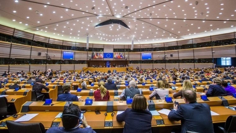 Ευρωκοινοβούλιο: Ψήφισμα κατά της απόφασης να μην ξεκινήσουν ενταξιακές διαπραγματεύσεις με Σκόπια και Τίρανα
